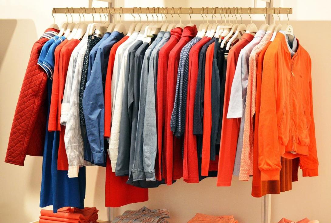 Vêtements sur portant